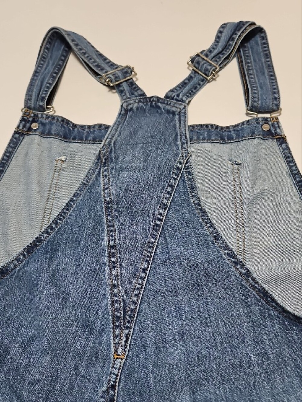 Levi's Denim Short Bib Overalls - Blue Women Jeans Overalls Size L - Picture 12 of 15